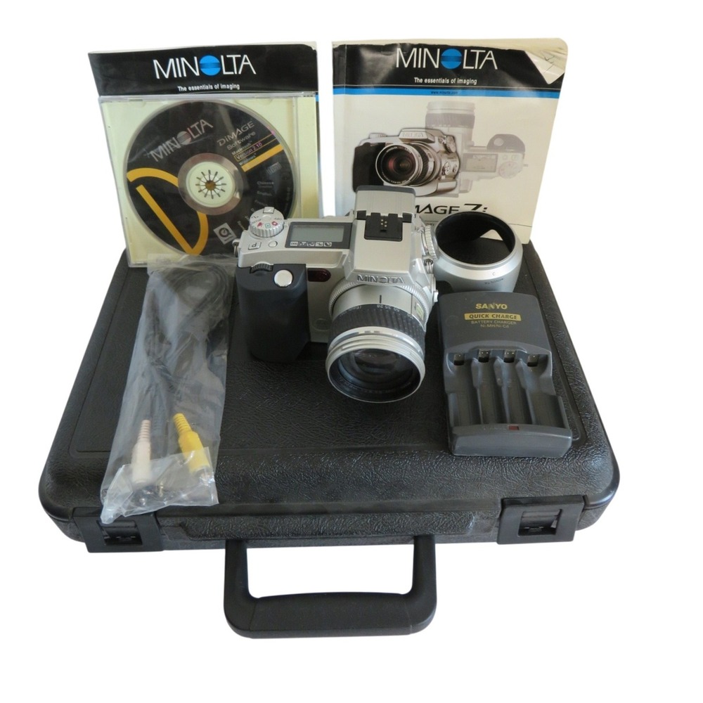 Minolta DiMAGE 7i 5.0MP Digital Camera Kit with 7x Zoom Lens Hard Case Charger